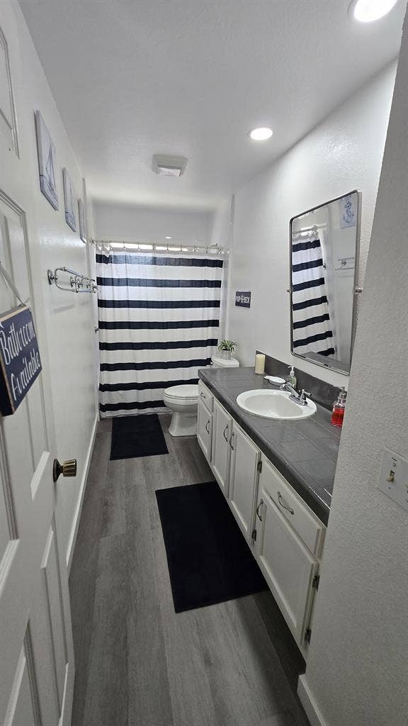 Large Furnished Room