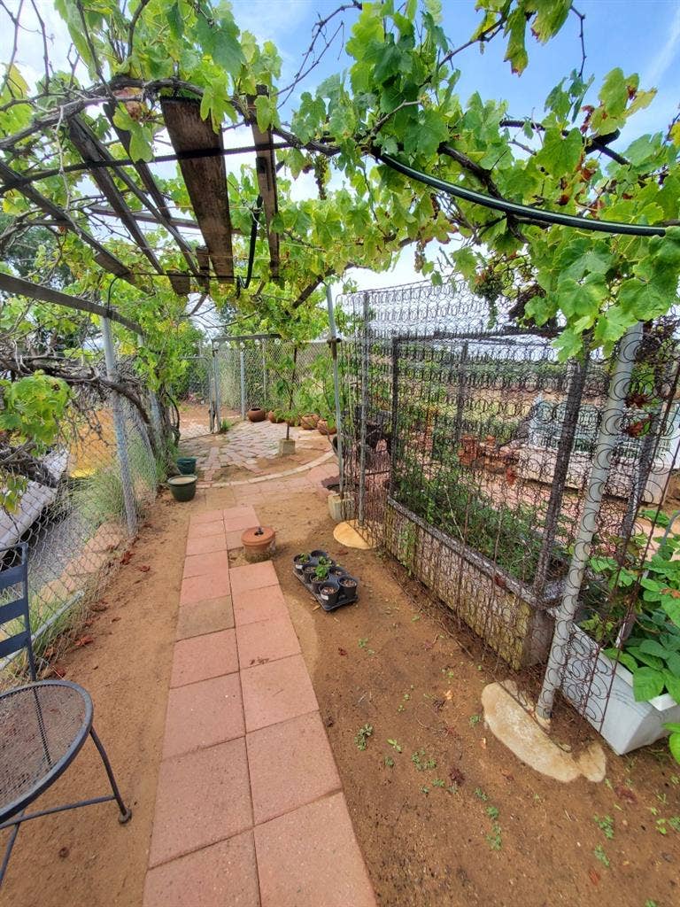 Large Furnished Room