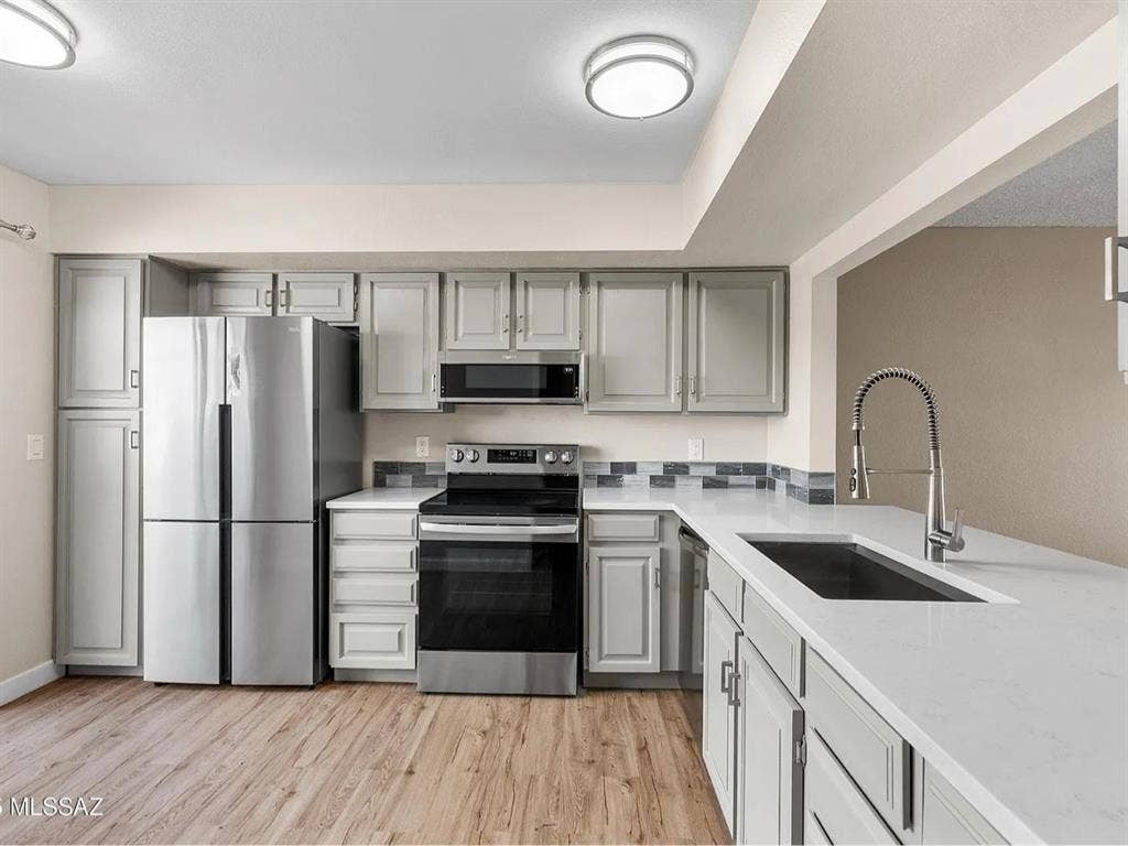 Looking for a roommate!!!