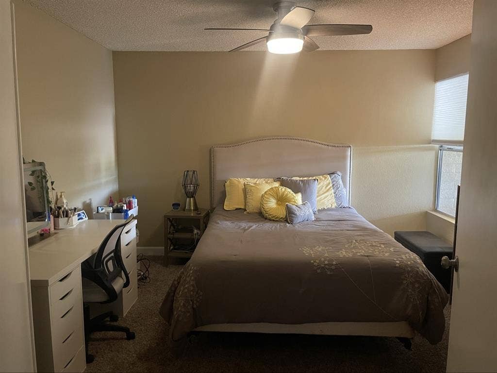 Looking for a roommate!!!