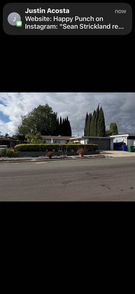 Large Master Room w/Private Bath