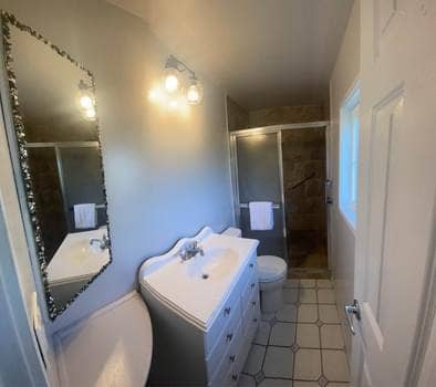 Large Master Room w/Private Bath