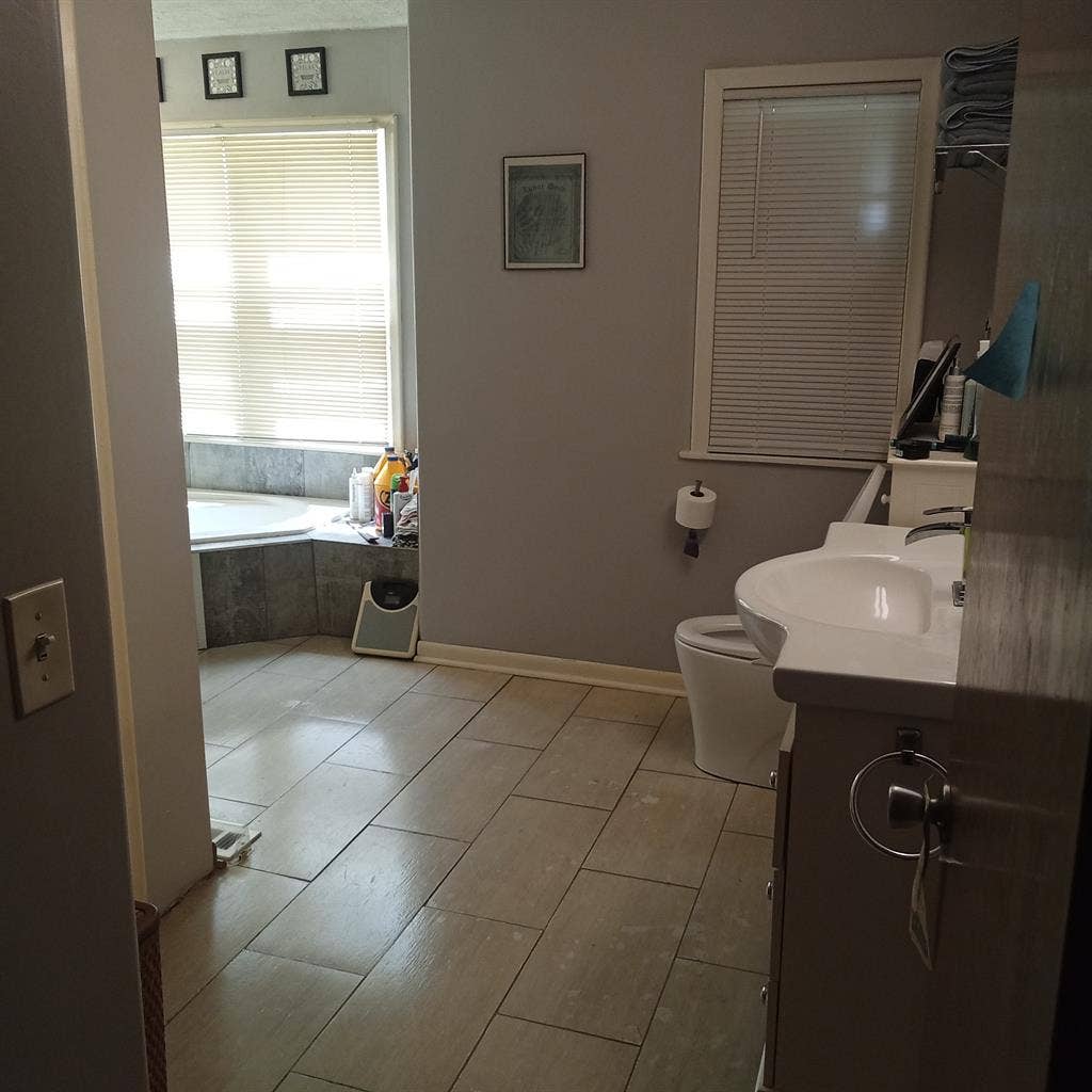 Separate entrance, no credit ✔️.