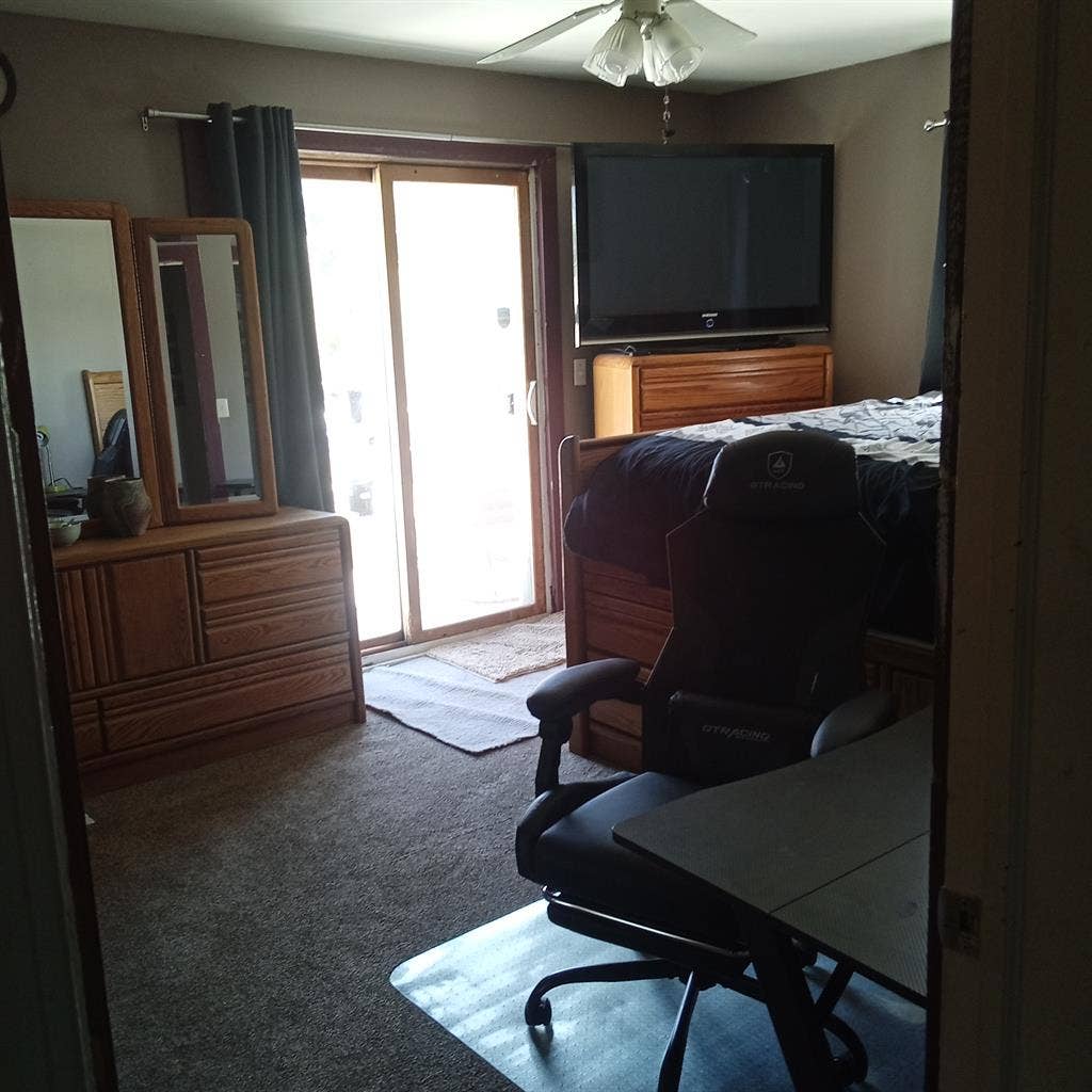 Separate entrance, no credit ✔️.