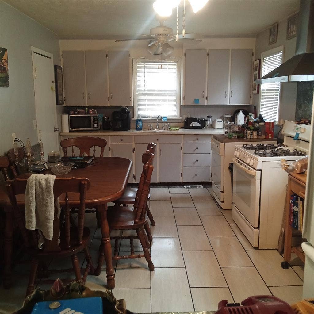 Separate entrance, no credit ✔️.