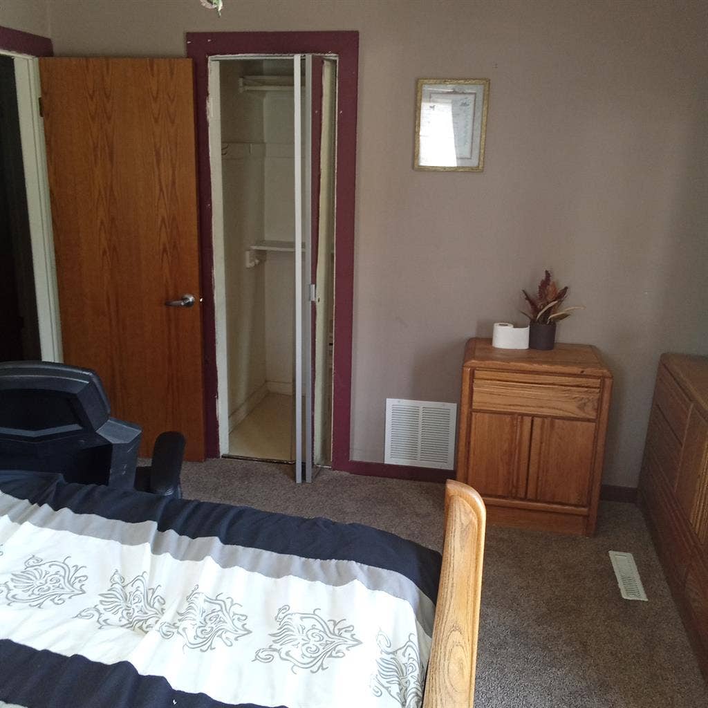 Separate entrance, no credit ✔️.