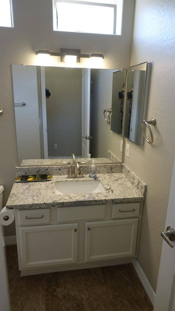 Furnished room to rent w/ utilities