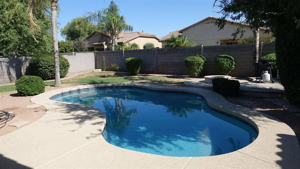 Furnished room to rent w/ utilities