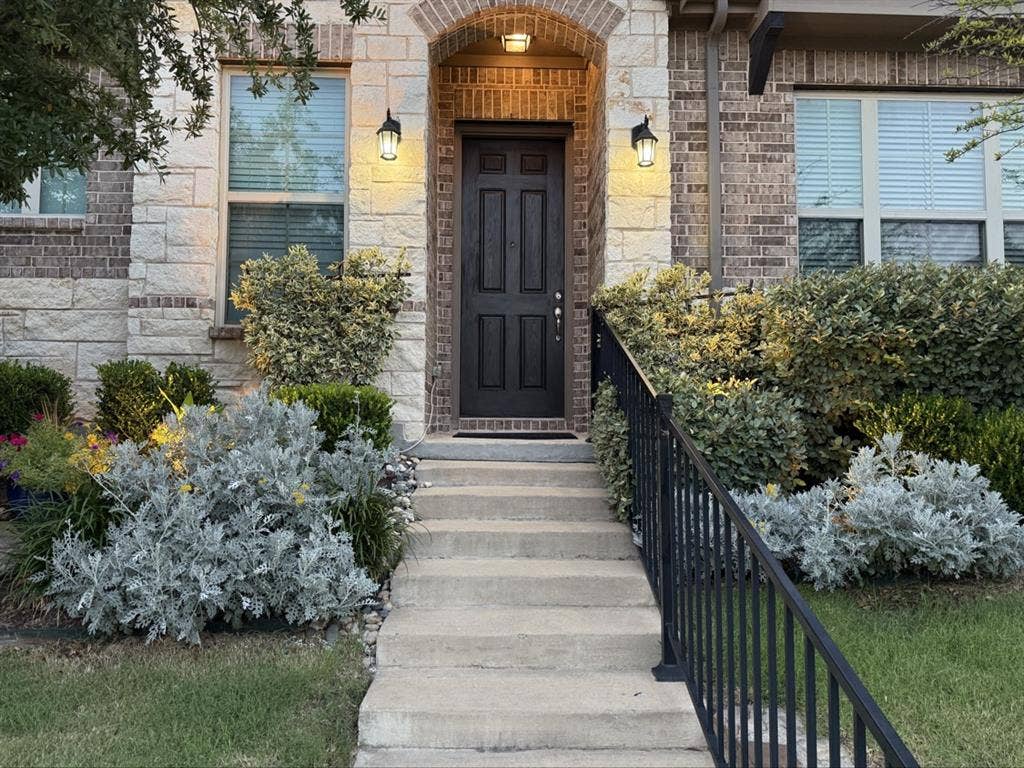 Furnished Room in New Home by UTD