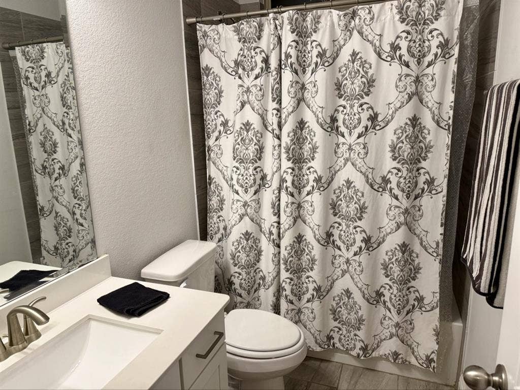 Furnished Room in New Home by UTD