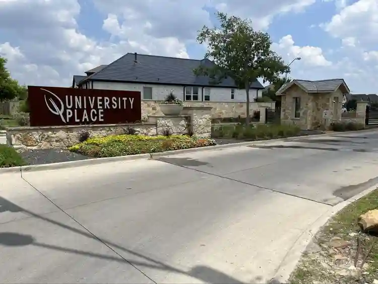 Furnished Room in New Home by UTD