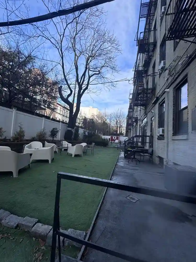 Private room Greenpoint ($ off)