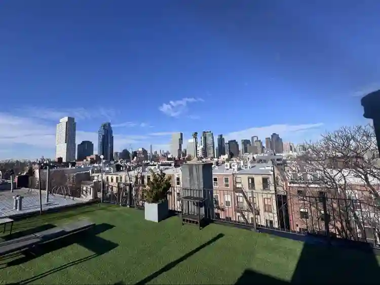 Private room Greenpoint ($ off)