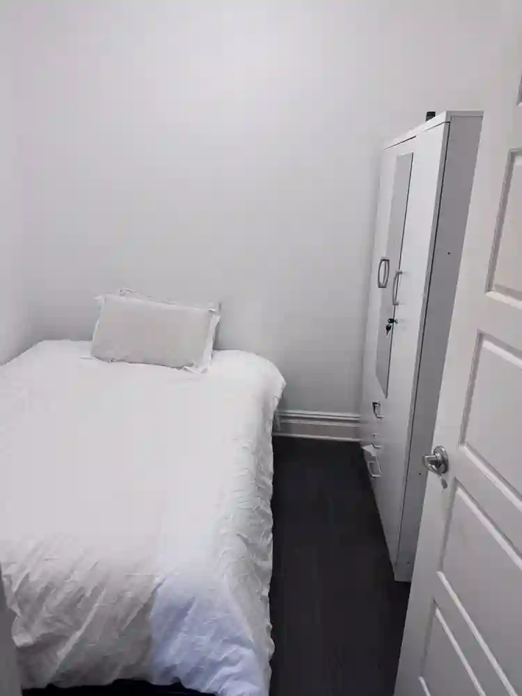 Private room Greenpoint ($ off)