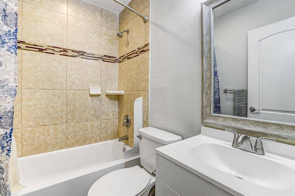 6 BR in Jacksonville