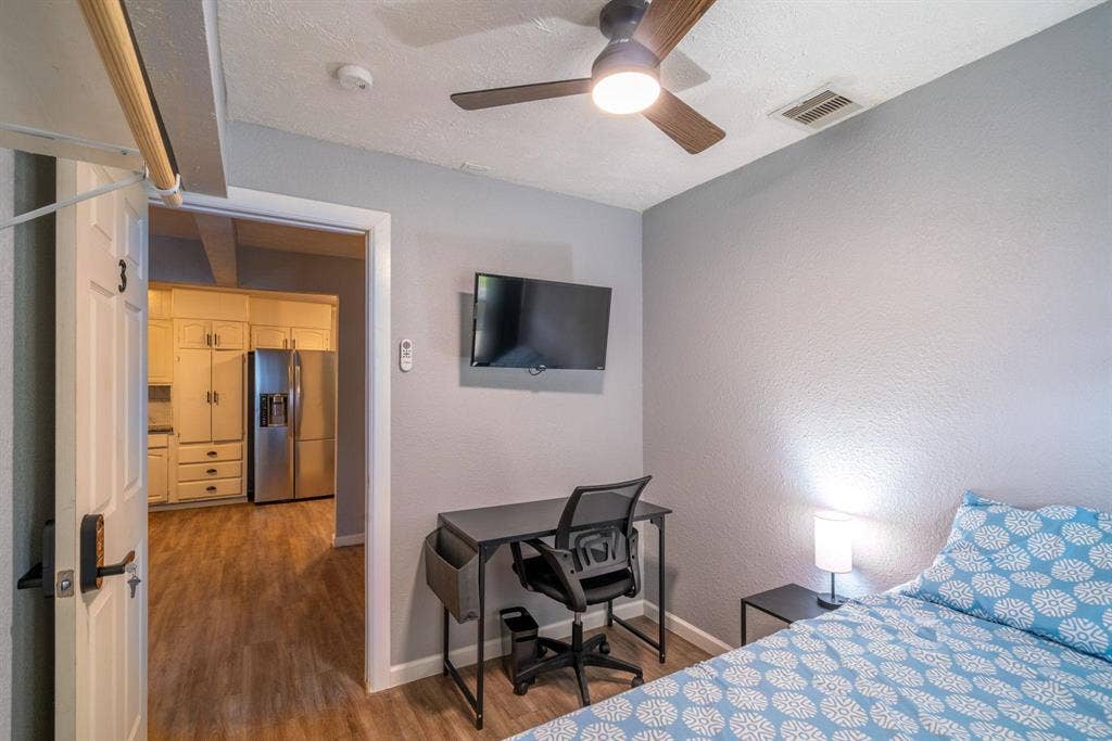 9 BR in Houston