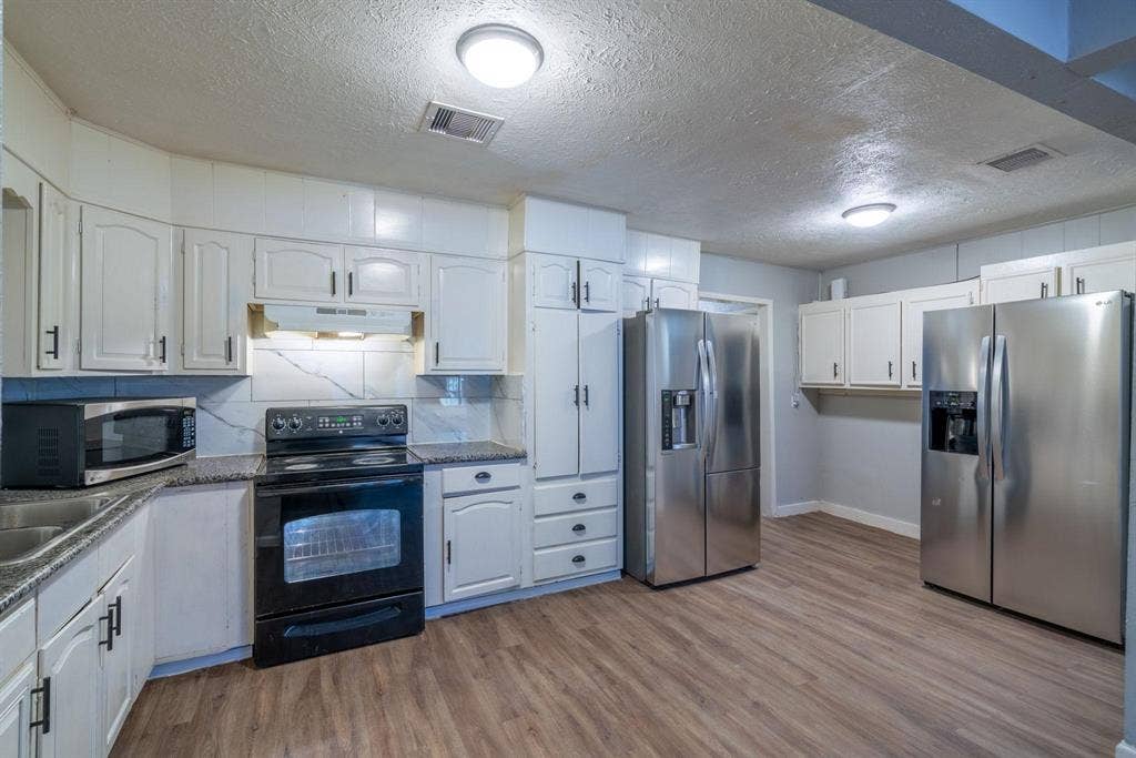 9 BR in Houston