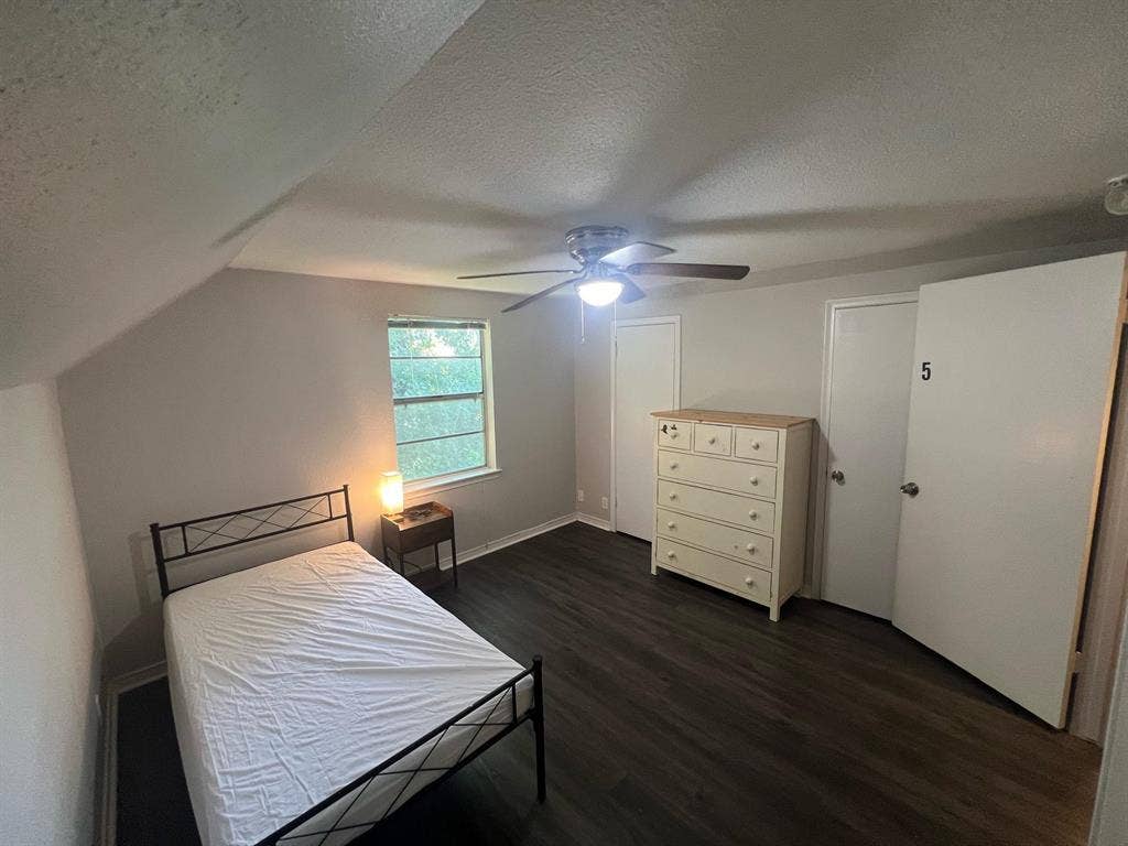 5 BR in Dallas