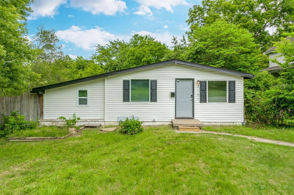 8 BR in Independence