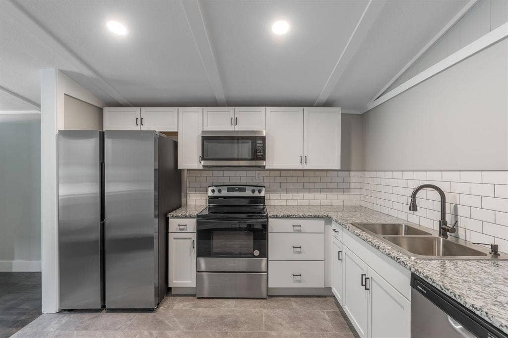 8 BR in Independence