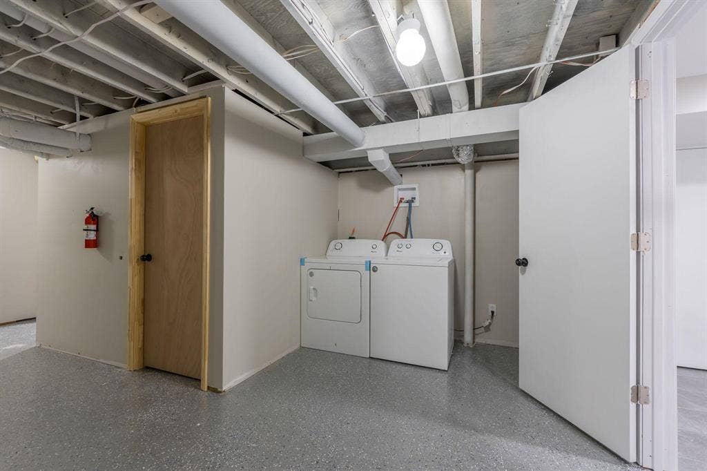 8 BR in Independence