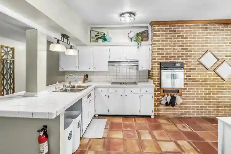 6 BR in Jacksonville