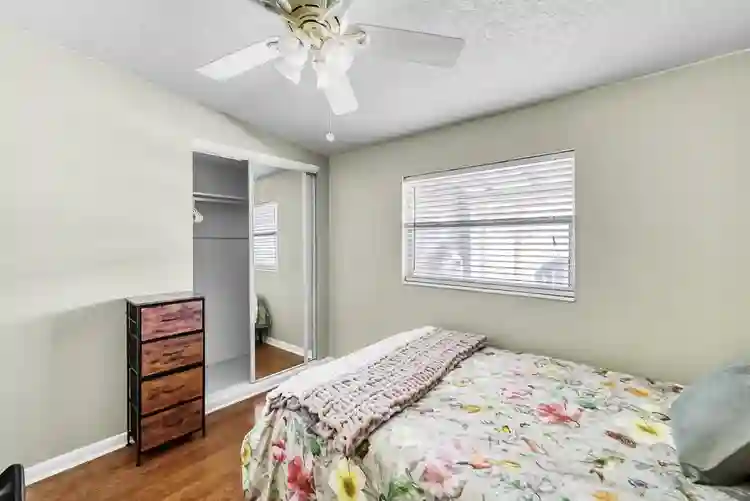 6 BR in Jacksonville