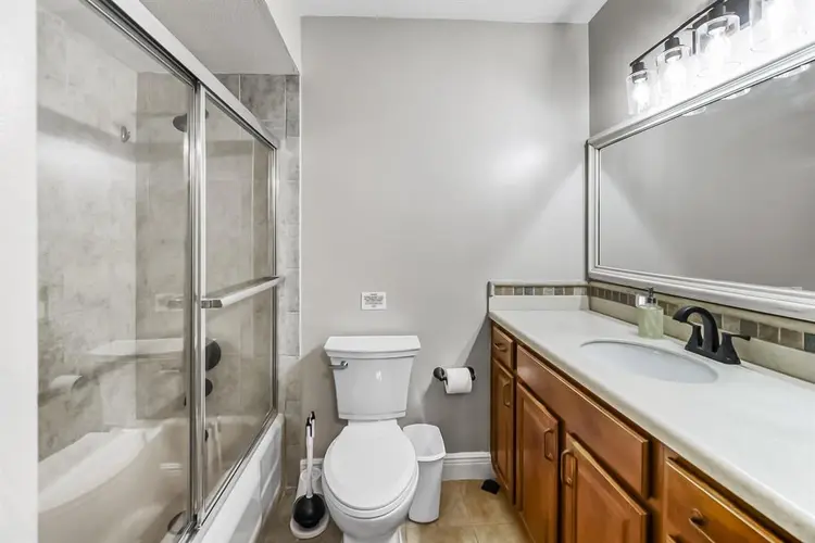 6 BR in Jacksonville