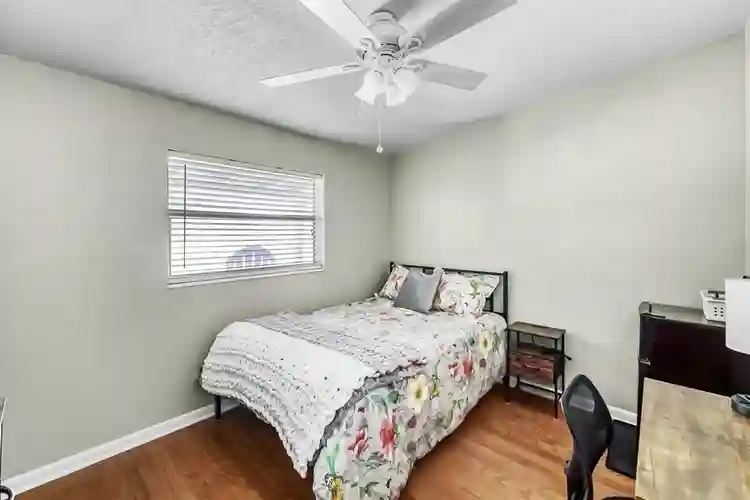 6 BR in Jacksonville