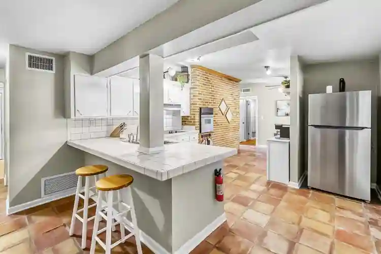 6 BR in Jacksonville