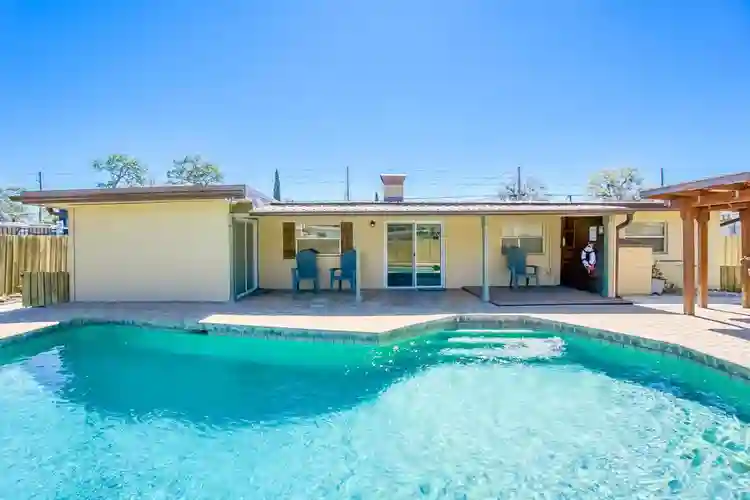 6 BR in Jacksonville