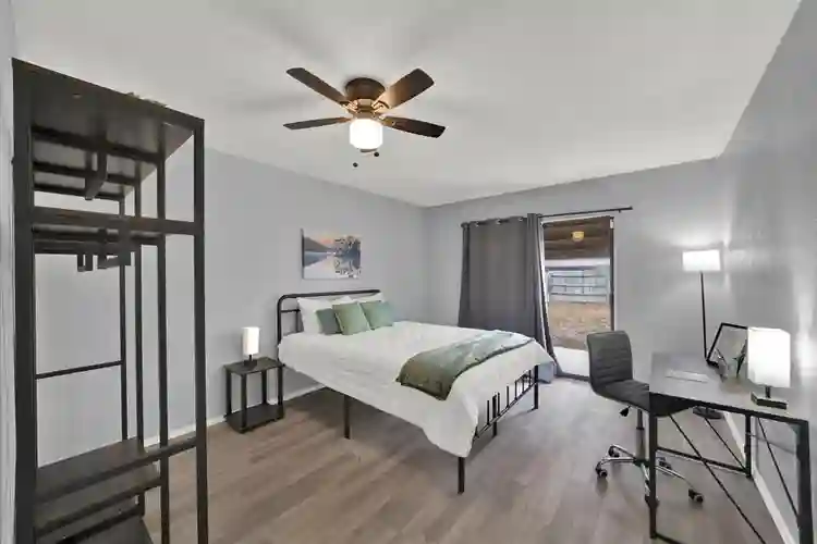 6 BR in San Antonio