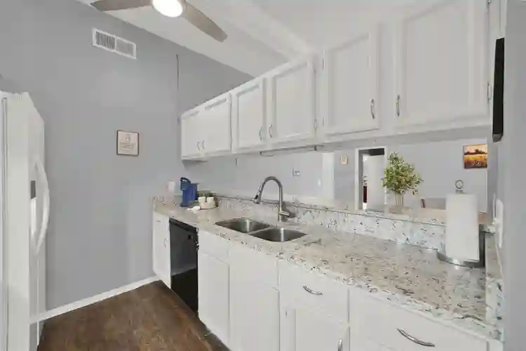 6 BR in San Antonio
