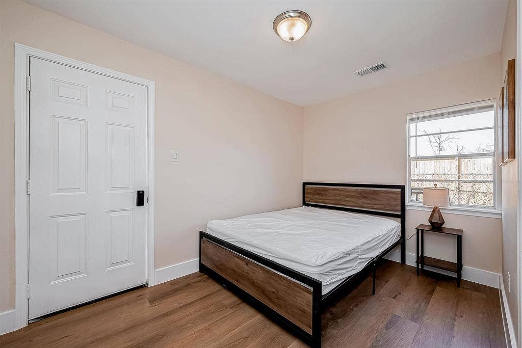 9 BR in Houston