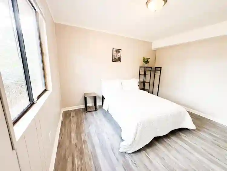 8 BR in College Park