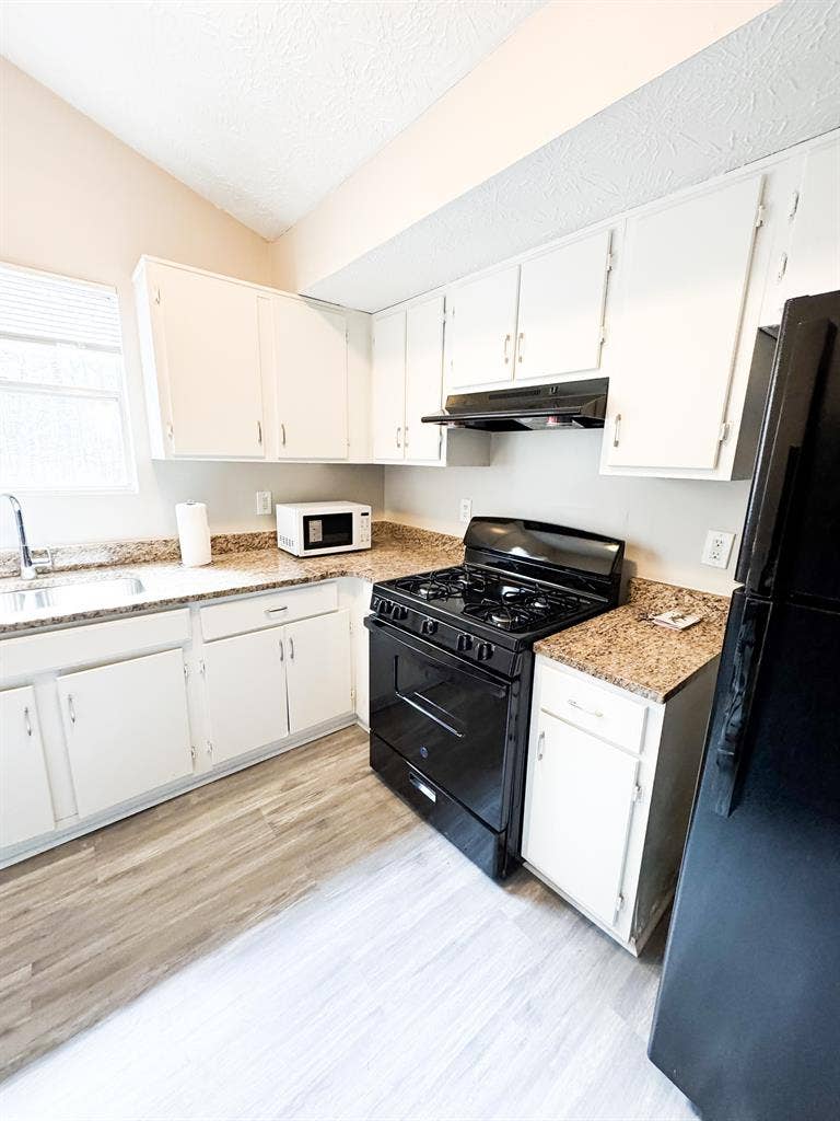 8 BR in College Park