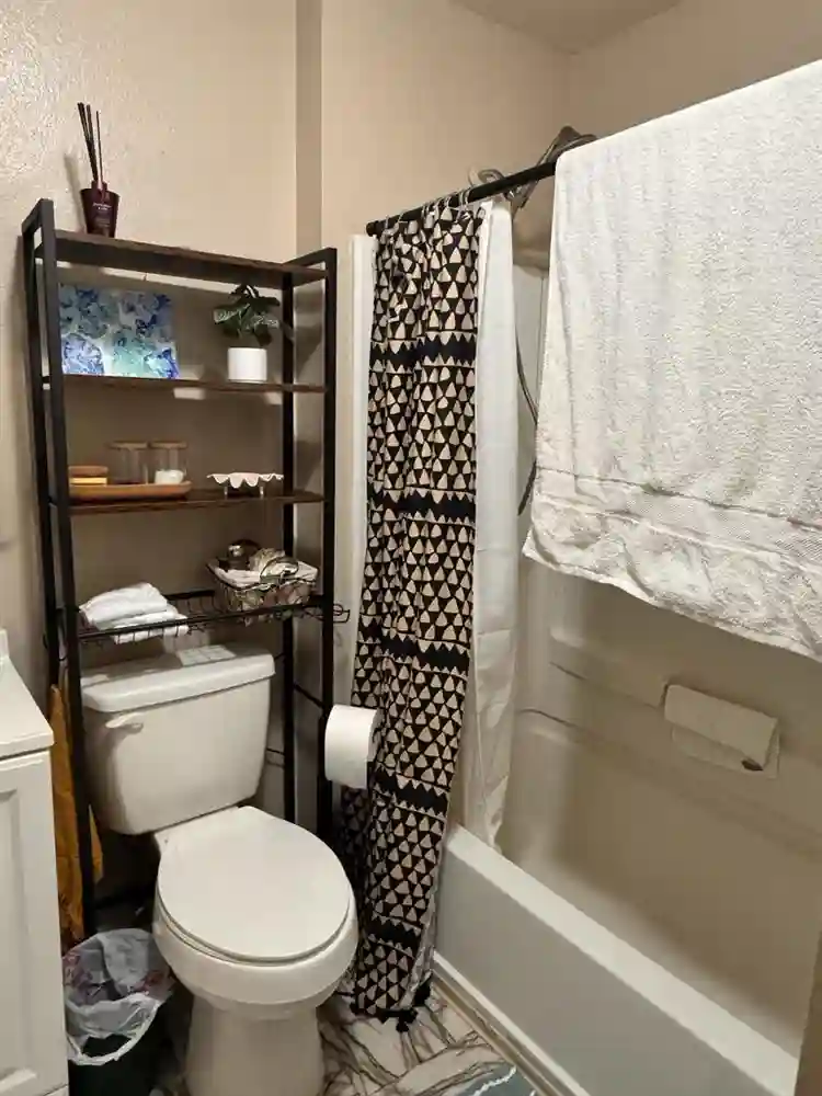 Private Bed & Bath w/ Hwy Access