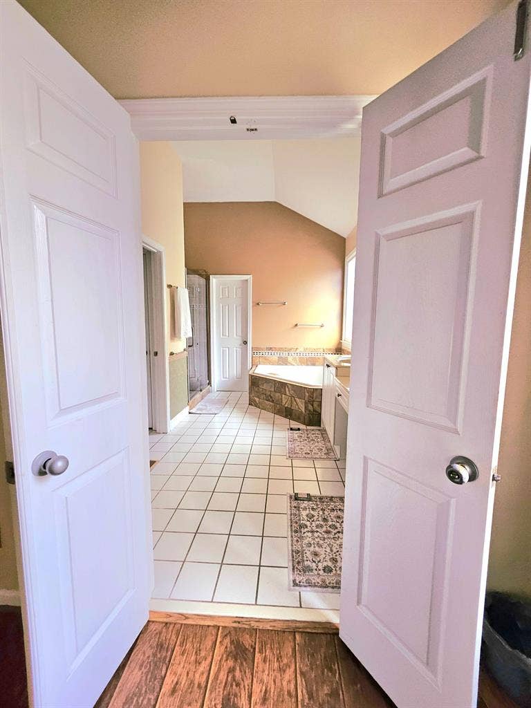 5 BR in Douglasville