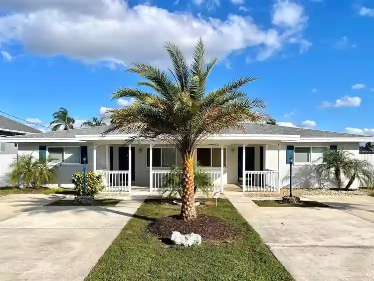 2 BR in Cape Coral
