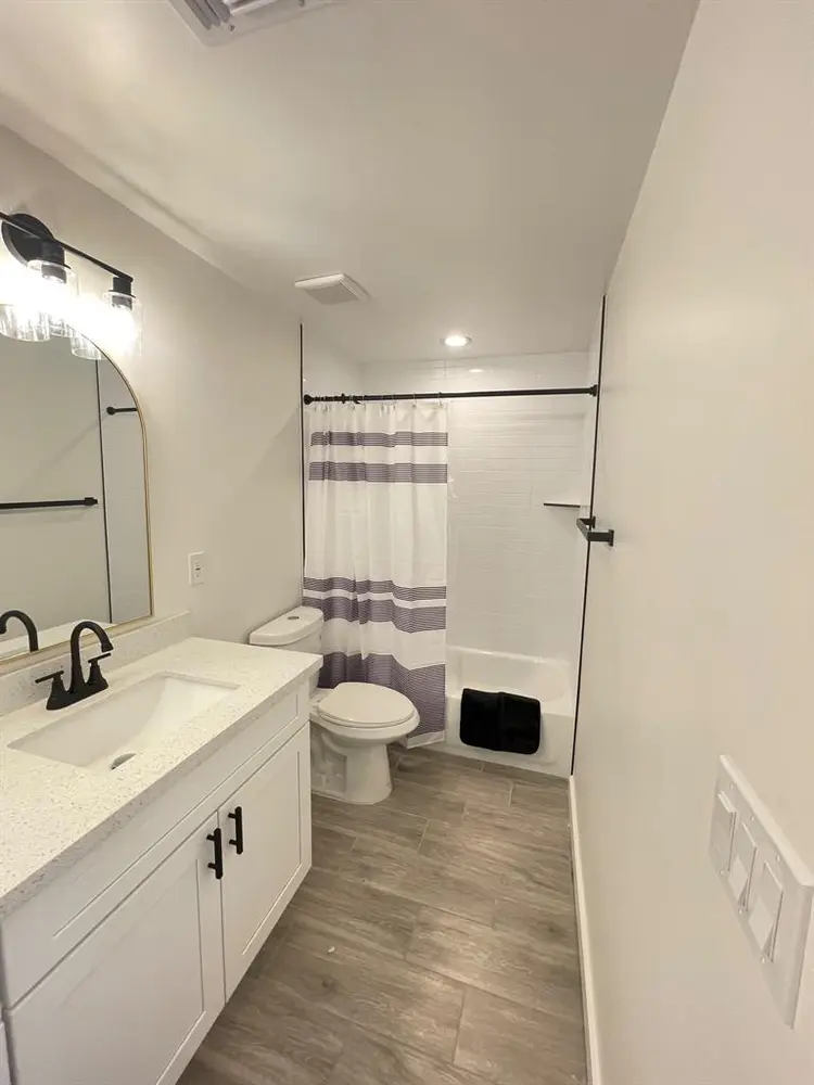 8 BR in Glendale