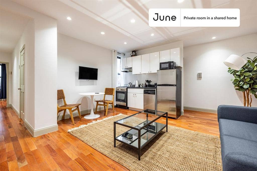 2 BR in New York City