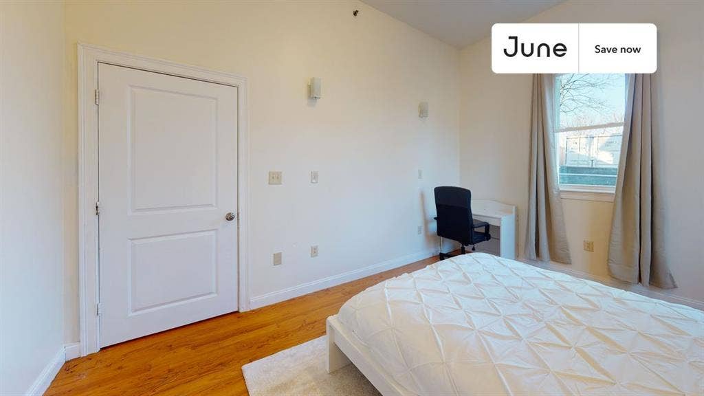 4 BR in Boston