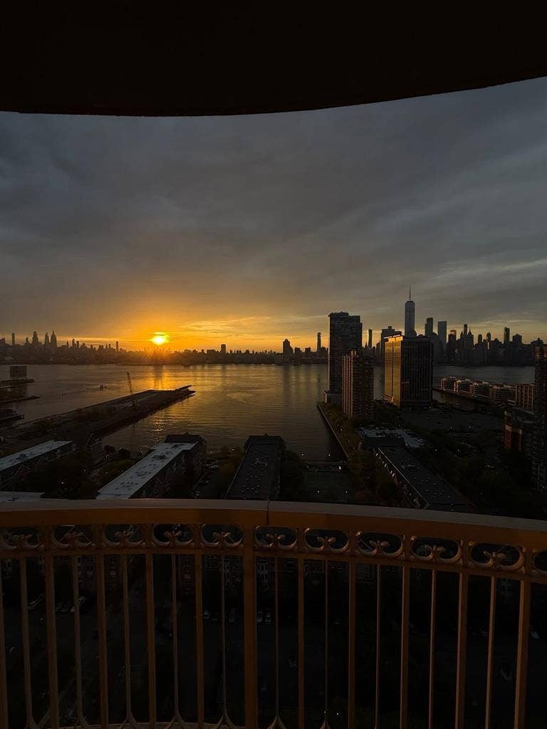 URGENT Jersey City Roommate Needed