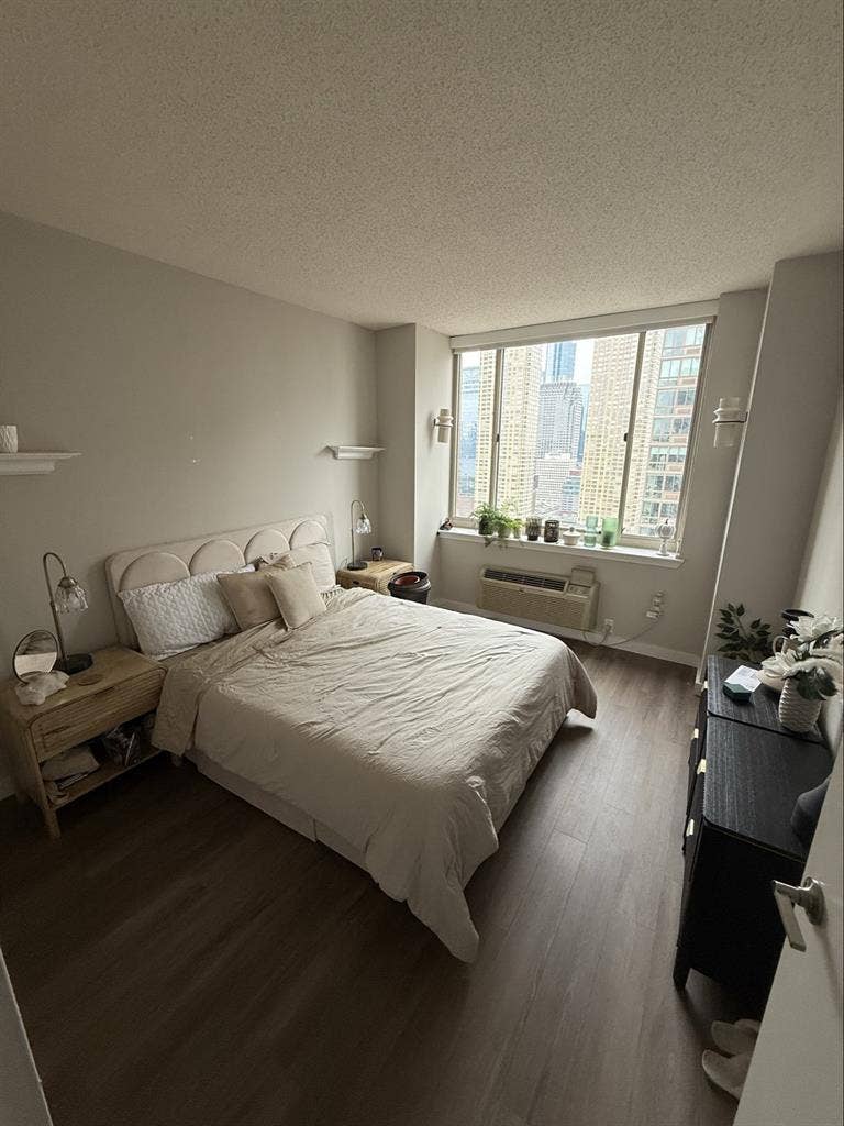 URGENT Jersey City Roommate Needed