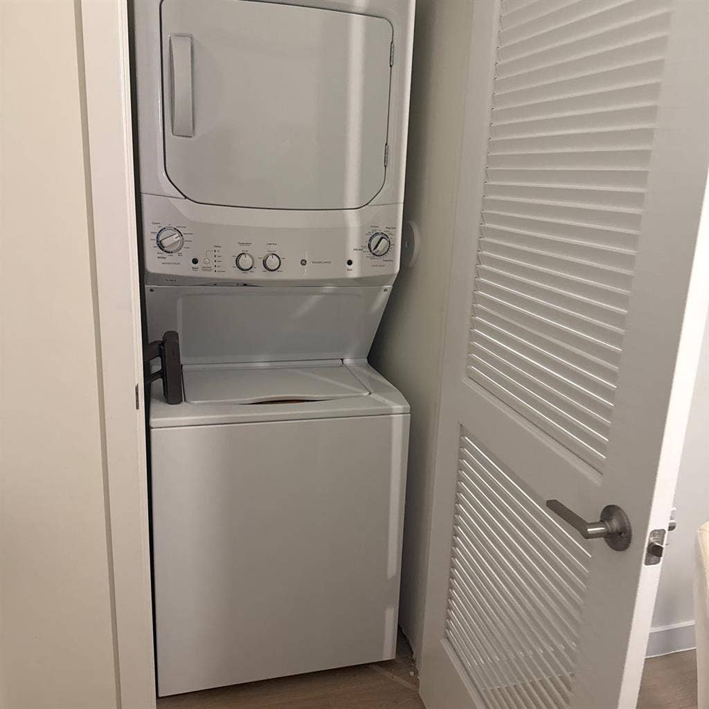 Se busca un/una roomie trabajador@