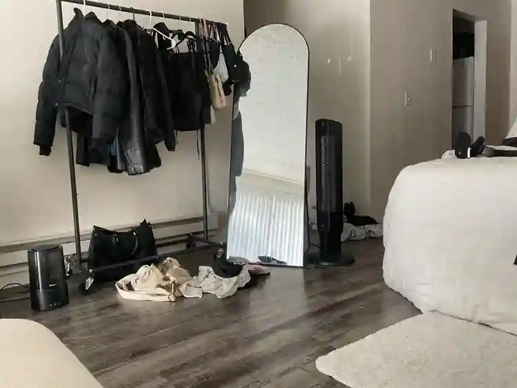 Studio Sublet Dec-June