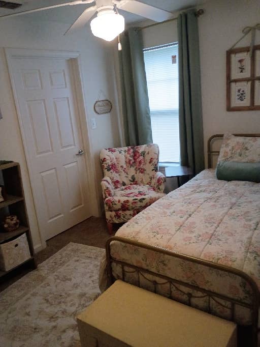 Bedroom/Private Bathroom 4 Rent