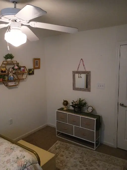 Bedroom/Private Bathroom 4 Rent