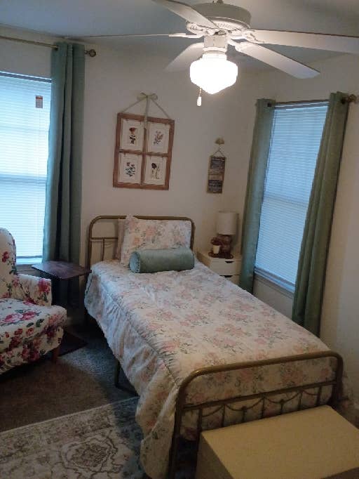 Bedroom/Private Bathroom 4 Rent