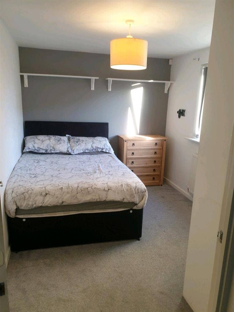 Double bedroom (all bills included)